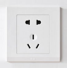 二三極插座與墻壁開關(guān)插座 價(jià)格、型號(hào)規(guī)格及門簾安裝注意事項(xiàng)